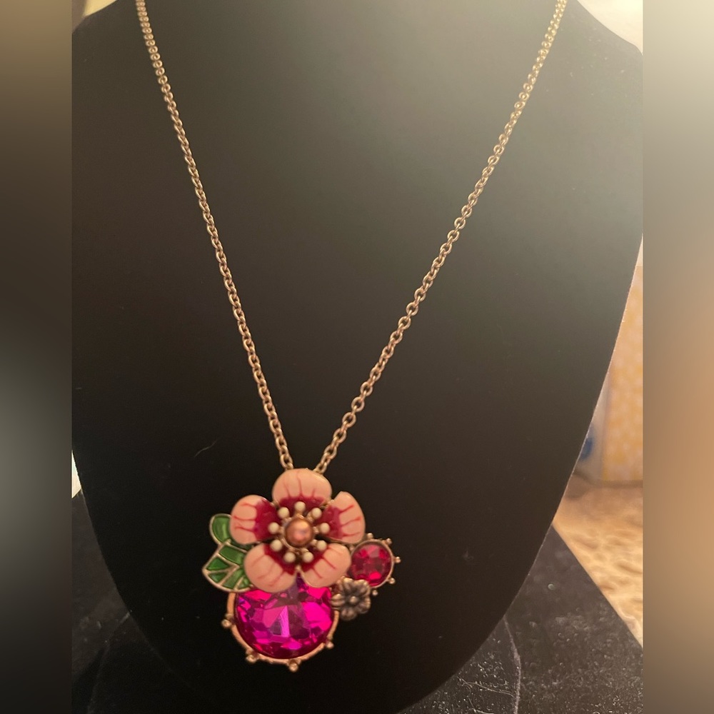 Betsey Johnson floral pendant necklace.NWT